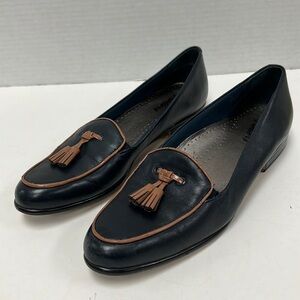 Trotters Women’s Leana Navy Blue & Tan Loafers Size 8